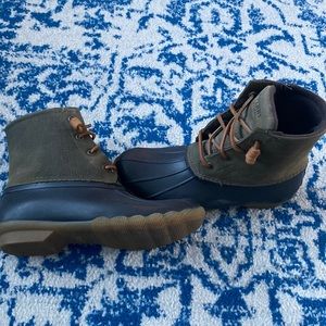 Sperry Womens duck boots! Barely used size US 7.5